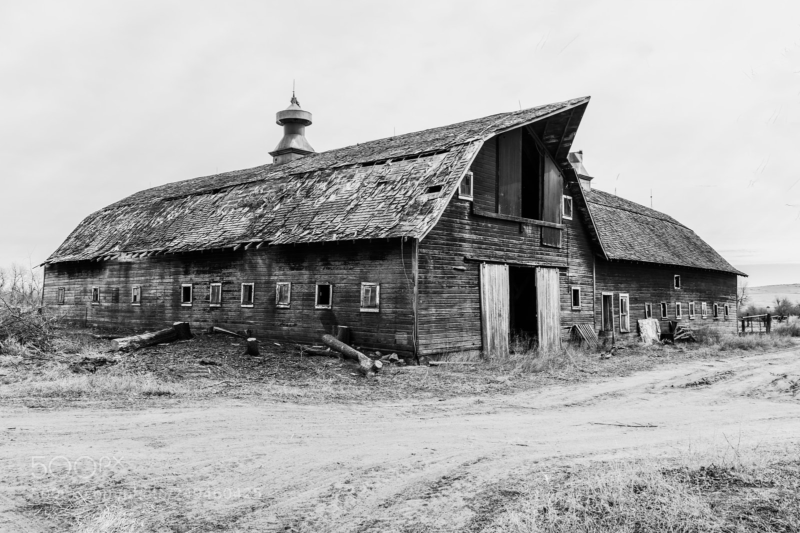 Canon EOS 5D Mark IV sample photo. Barn photography
