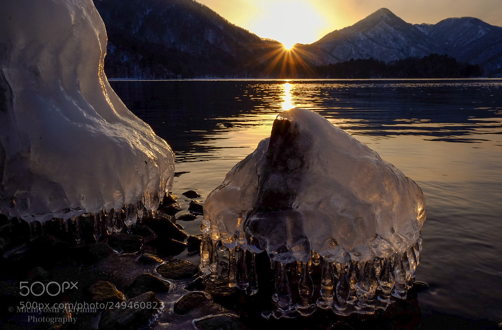 Fujifilm X-T1 sample photo. Sunset and splash ice. photography
