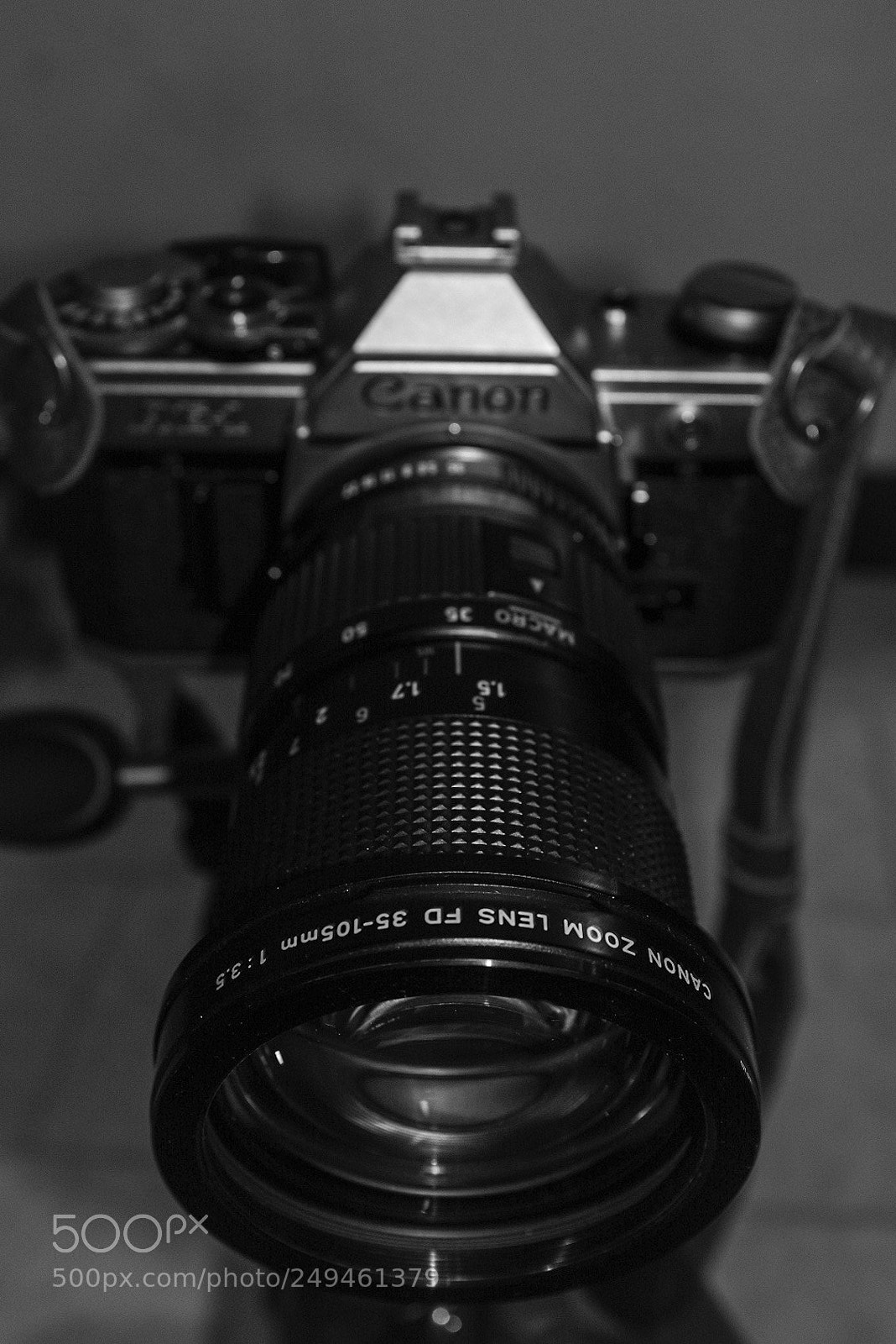 Fujifilm X100F sample photo. More realistic... la maquina photography