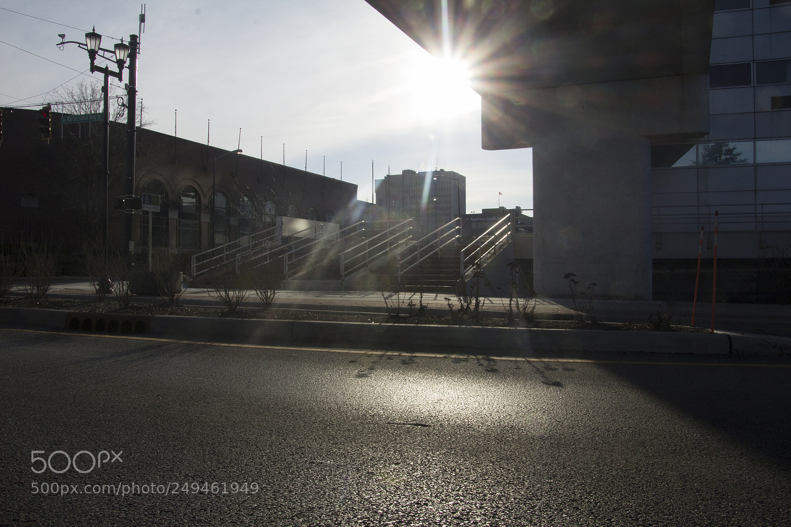 Canon EOS 1200D (EOS Rebel T5 / EOS Kiss X70 / EOS Hi) sample photo. Looking towards the light. photography