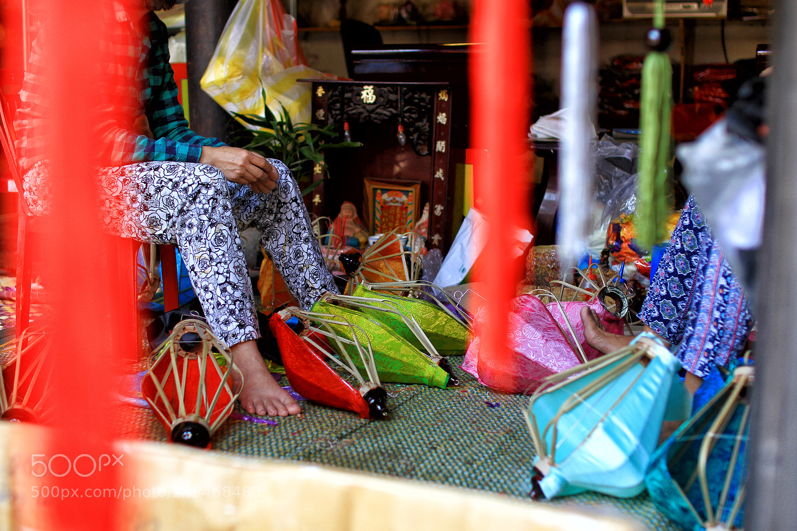 Canon EOS 7D sample photo. A woman makes handmade photography