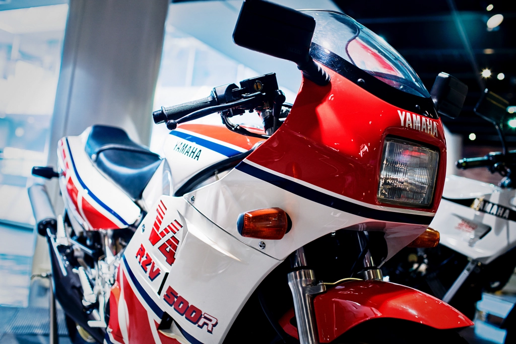 500px.comのfotois youさんによるYAMAHA RZV500R | Yamaha Museum