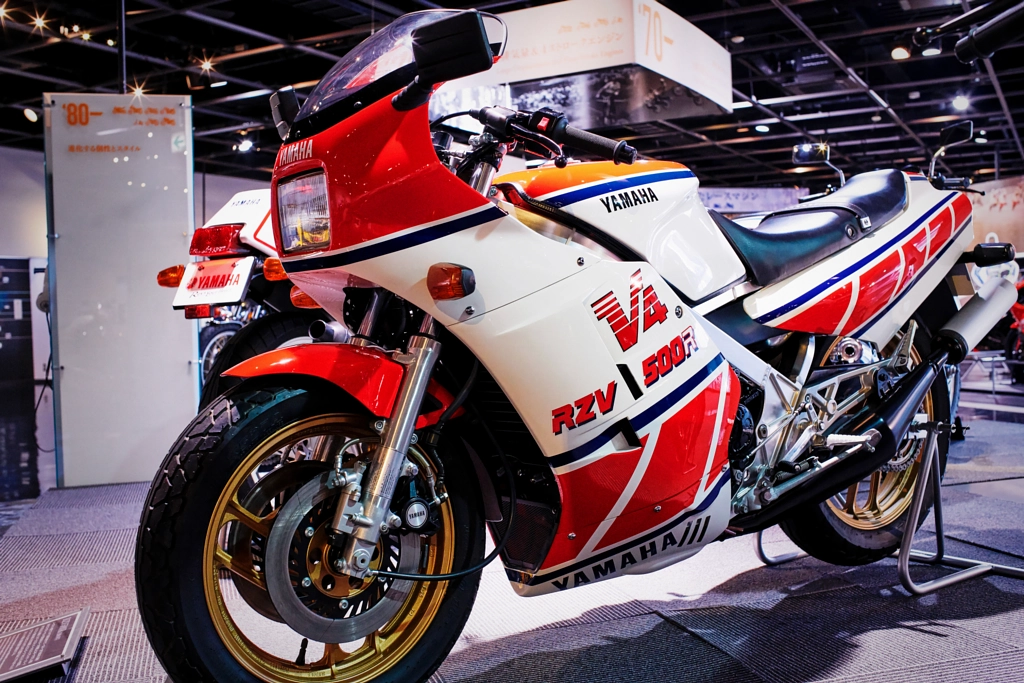 500px.comのfotois youさんによるYAMAHA RZV500R | Yamaha Museum