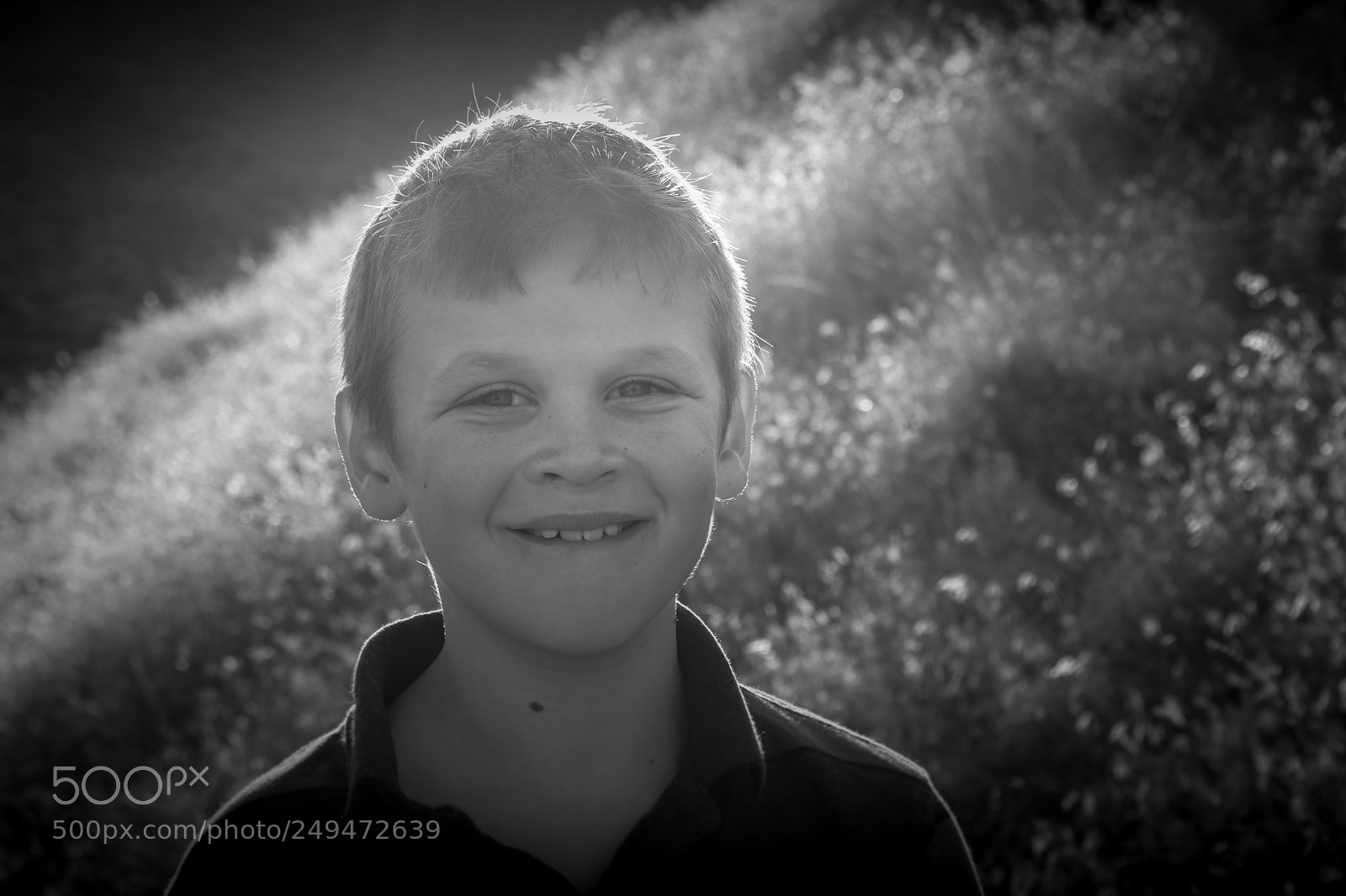 Canon EOS 750D (EOS Rebel T6i / EOS Kiss X8i) sample photo. Boy with a big photography