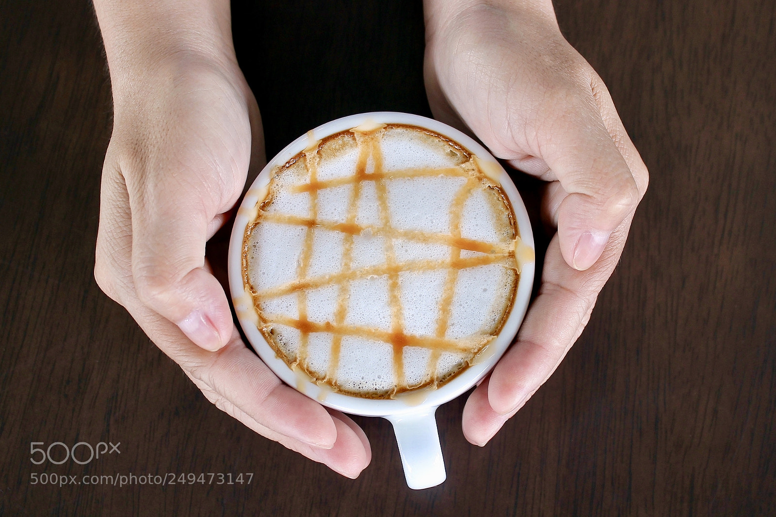 Canon EOS 550D (EOS Rebel T2i / EOS Kiss X4) sample photo. Coffee cup of caramel photography