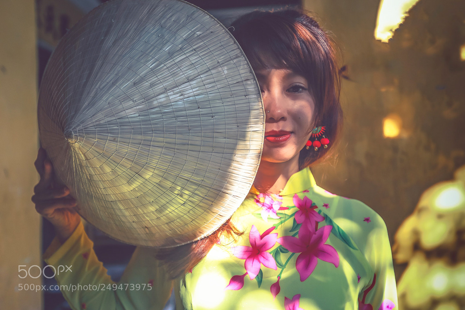 Canon EOS 5D Mark IV sample photo. Secret smiling photography