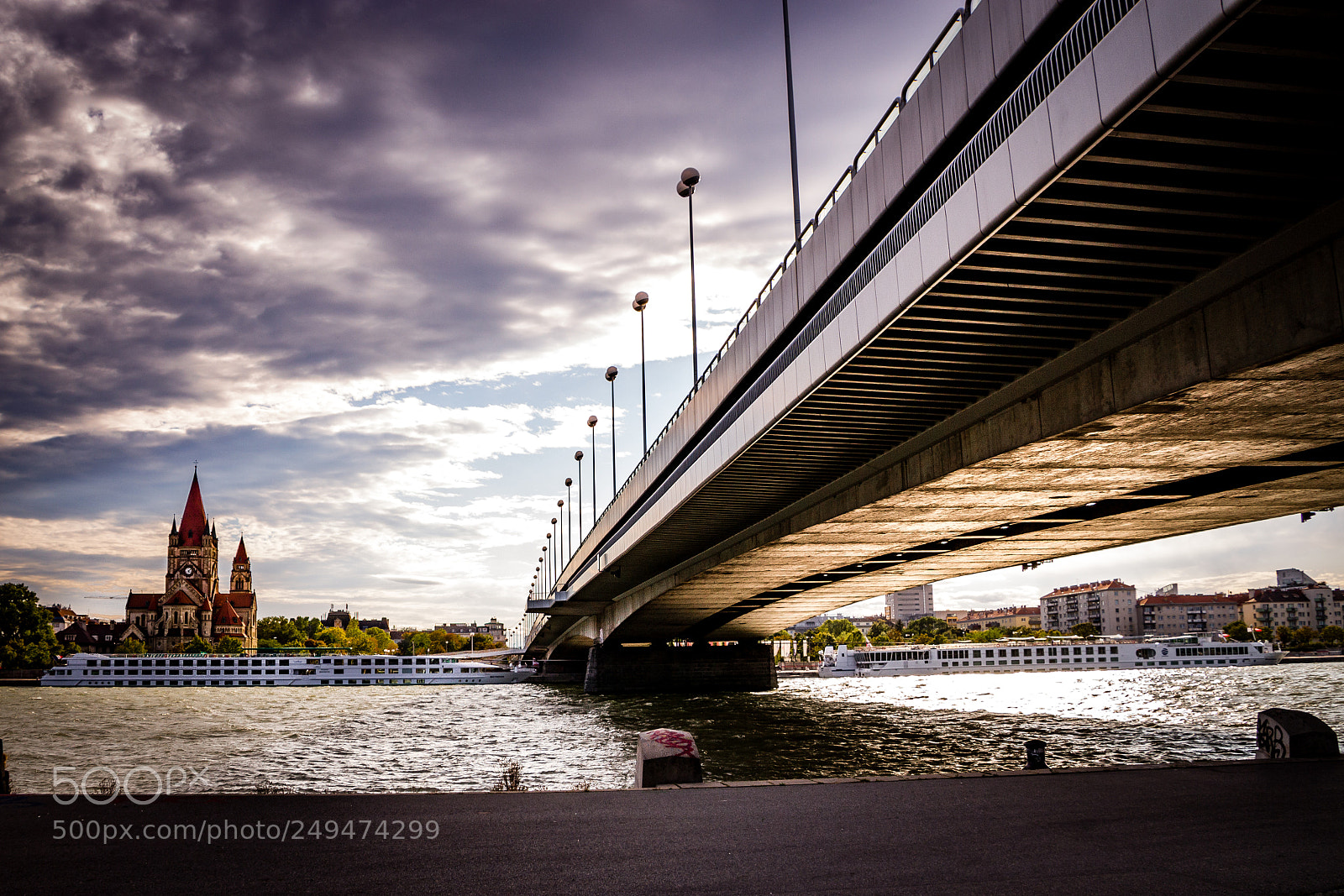 Canon EOS 700D (EOS Rebel T5i / EOS Kiss X7i) sample photo. Beautiful vienna (reichsbrucke) photography