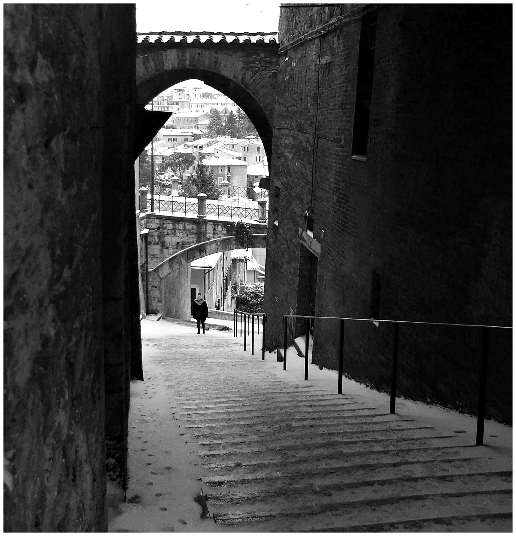 Fujifilm FinePix S5500 sample photo. Perugia - via appia. photography