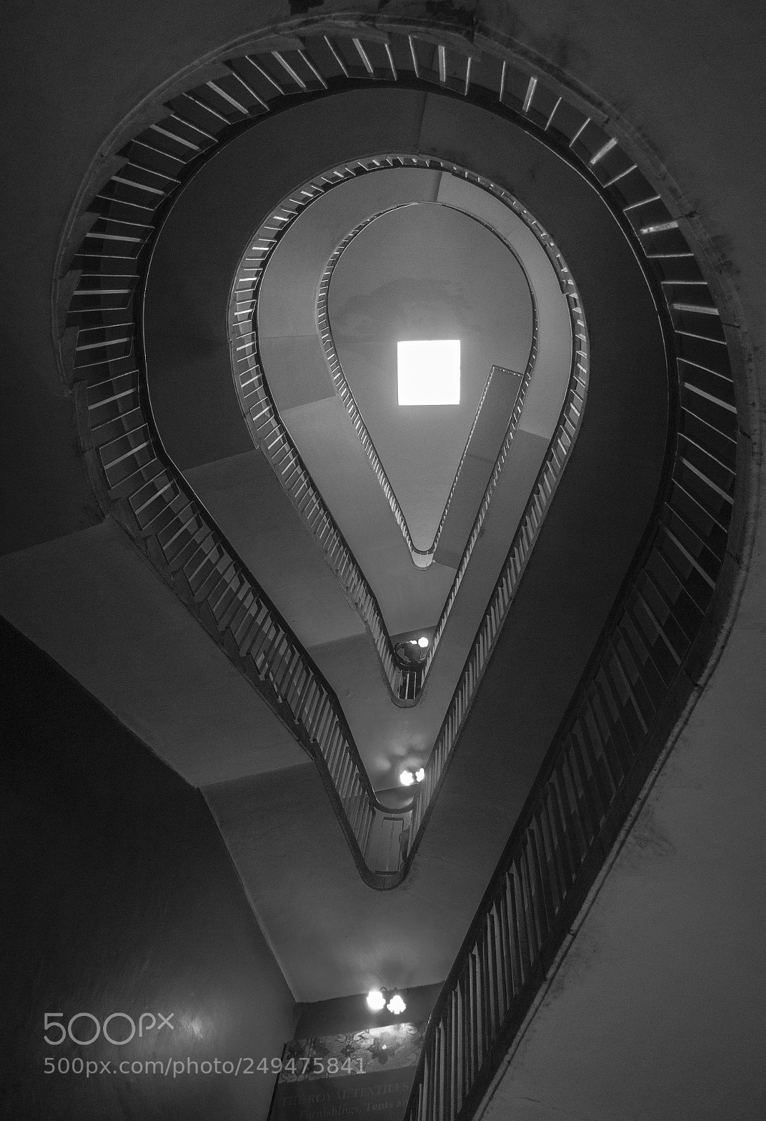 Sony DSC-RX100M5 sample photo. Stairs photography