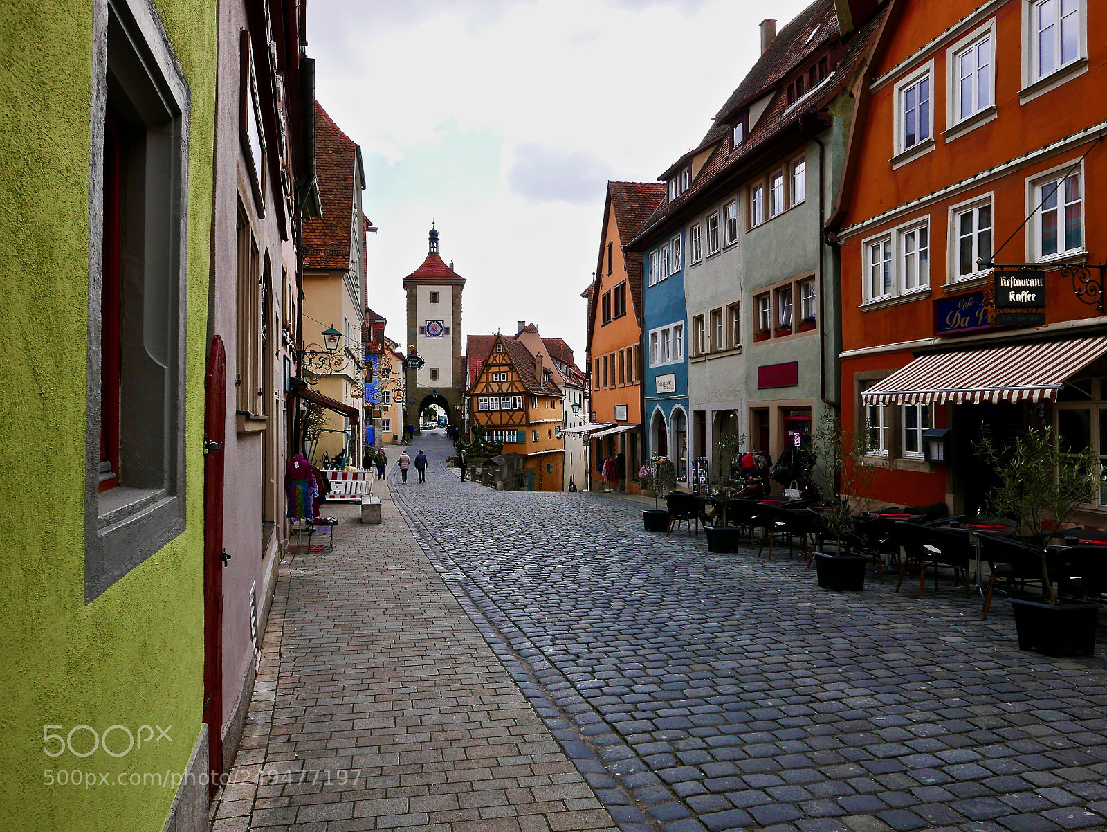 Leica D-Lux (Typ 109) sample photo. A colourful town photography