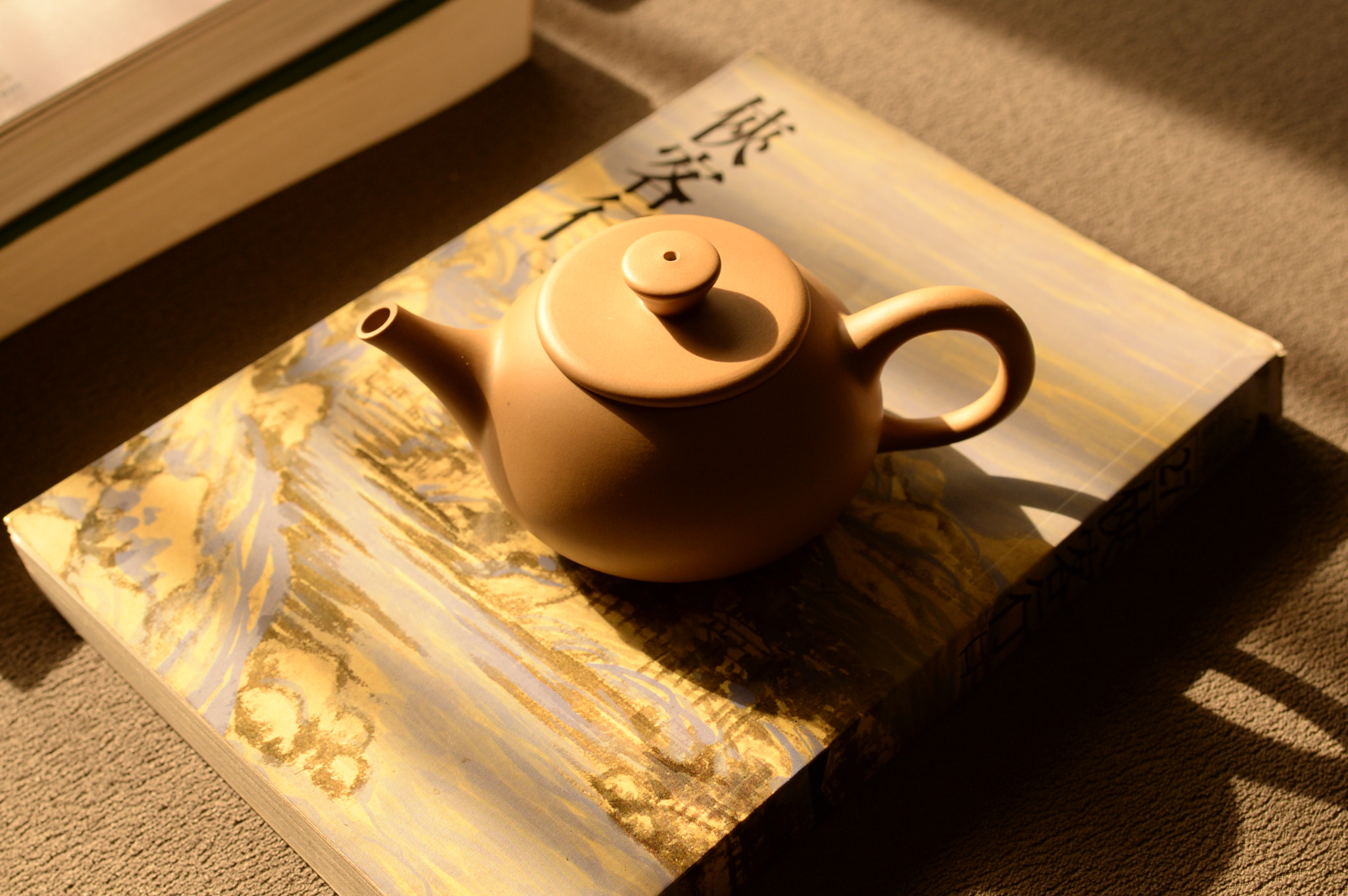 Nikon Df + Nikon AF-S Nikkor 35mm F1.4G sample photo. Handmade gongfu teapot photography