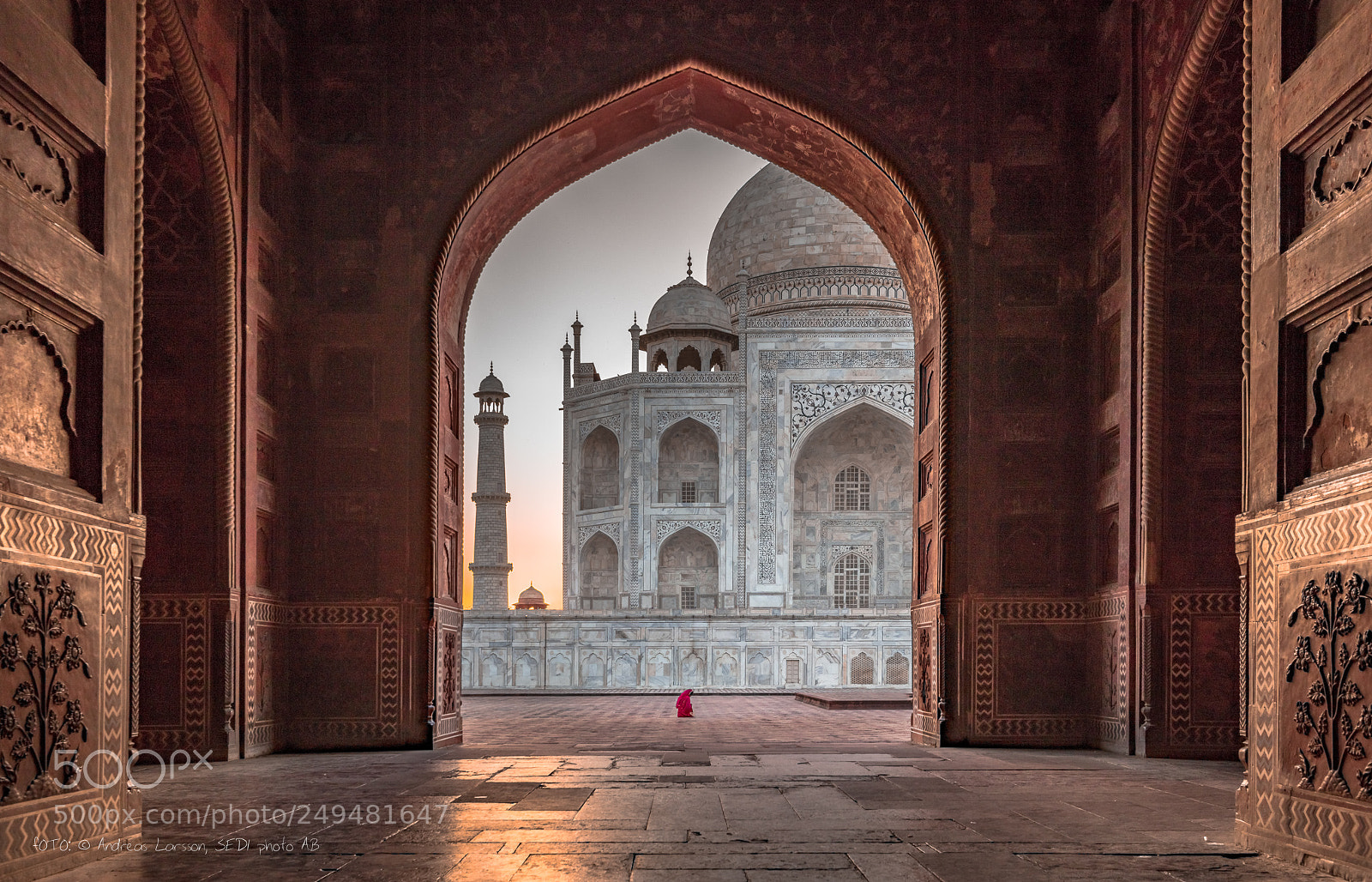 Canon EOS 5DS sample photo. Taj mahal lady in photography