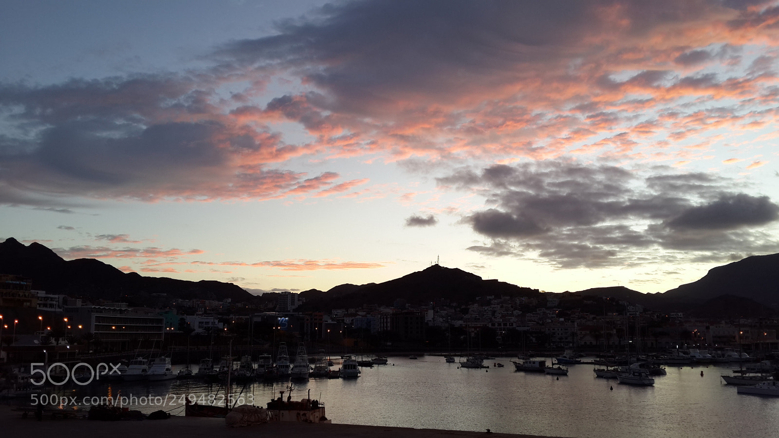 Samsung Galaxy S4 sample photo. Early morning in mindelo photography