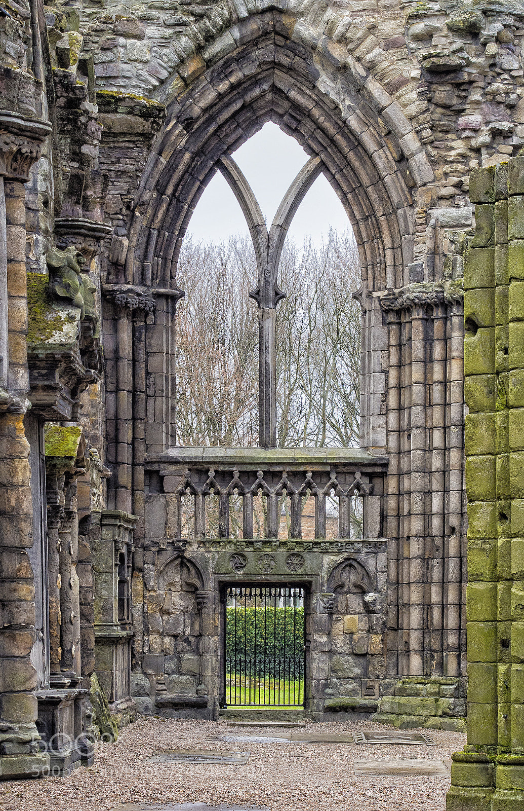 Olympus OM-D E-M5 sample photo. Holyrood abbey photography