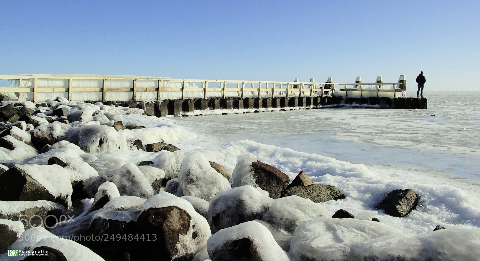 Pentax K10D sample photo. Wintertime photography