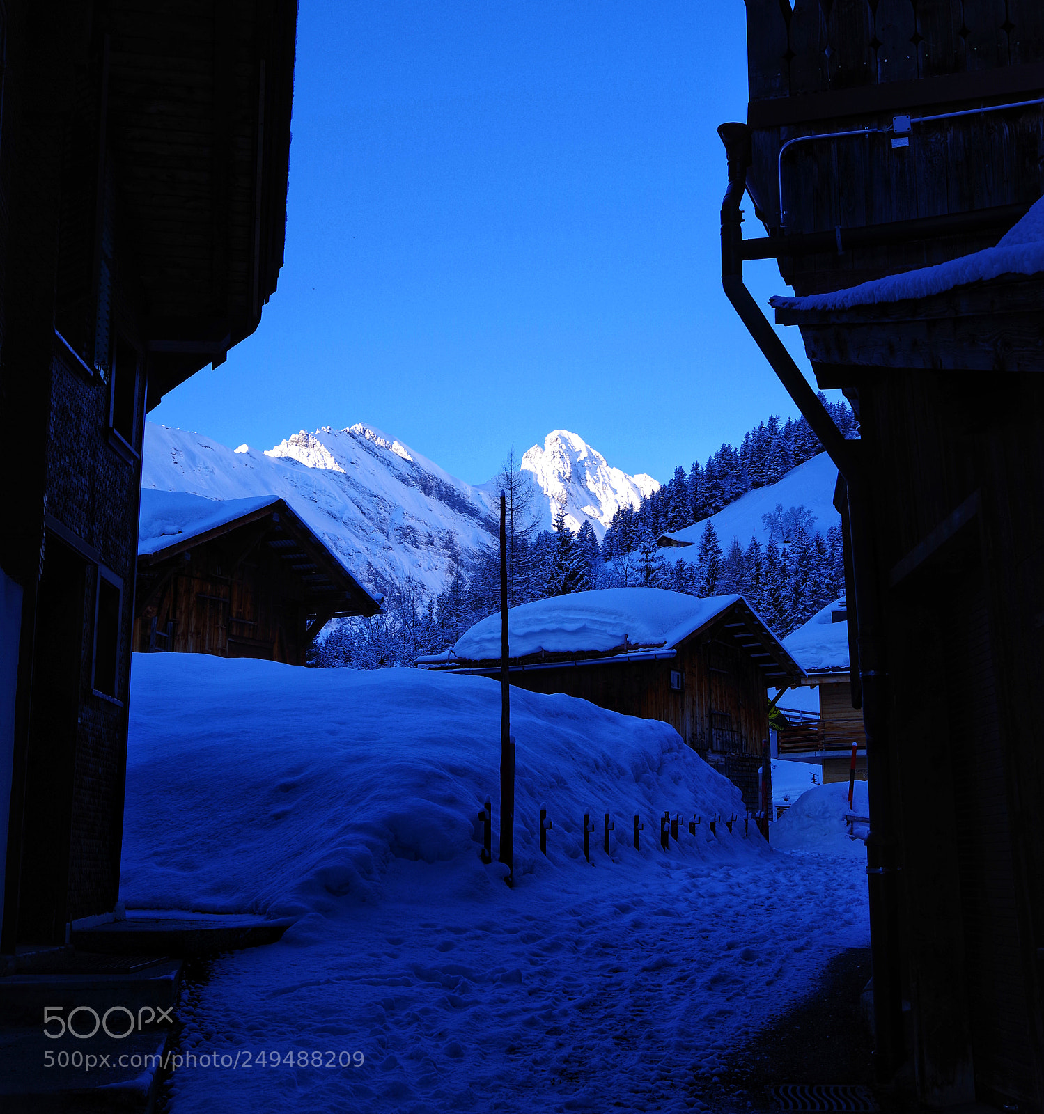 Pentax K-1 sample photo. Mürren photography