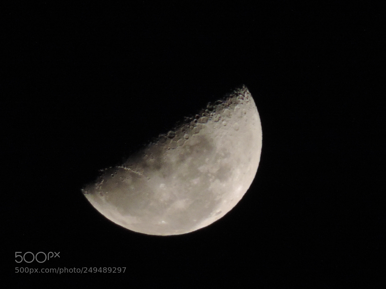 Nikon Coolpix P520 sample photo. Half moon too photography