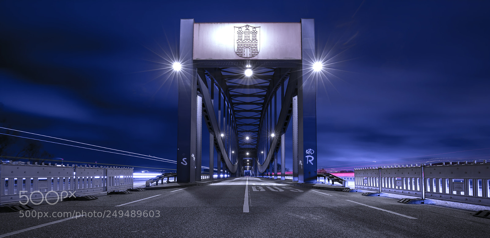 Canon EOS 5D Mark IV sample photo. Veddeler brueckenstrasse photography