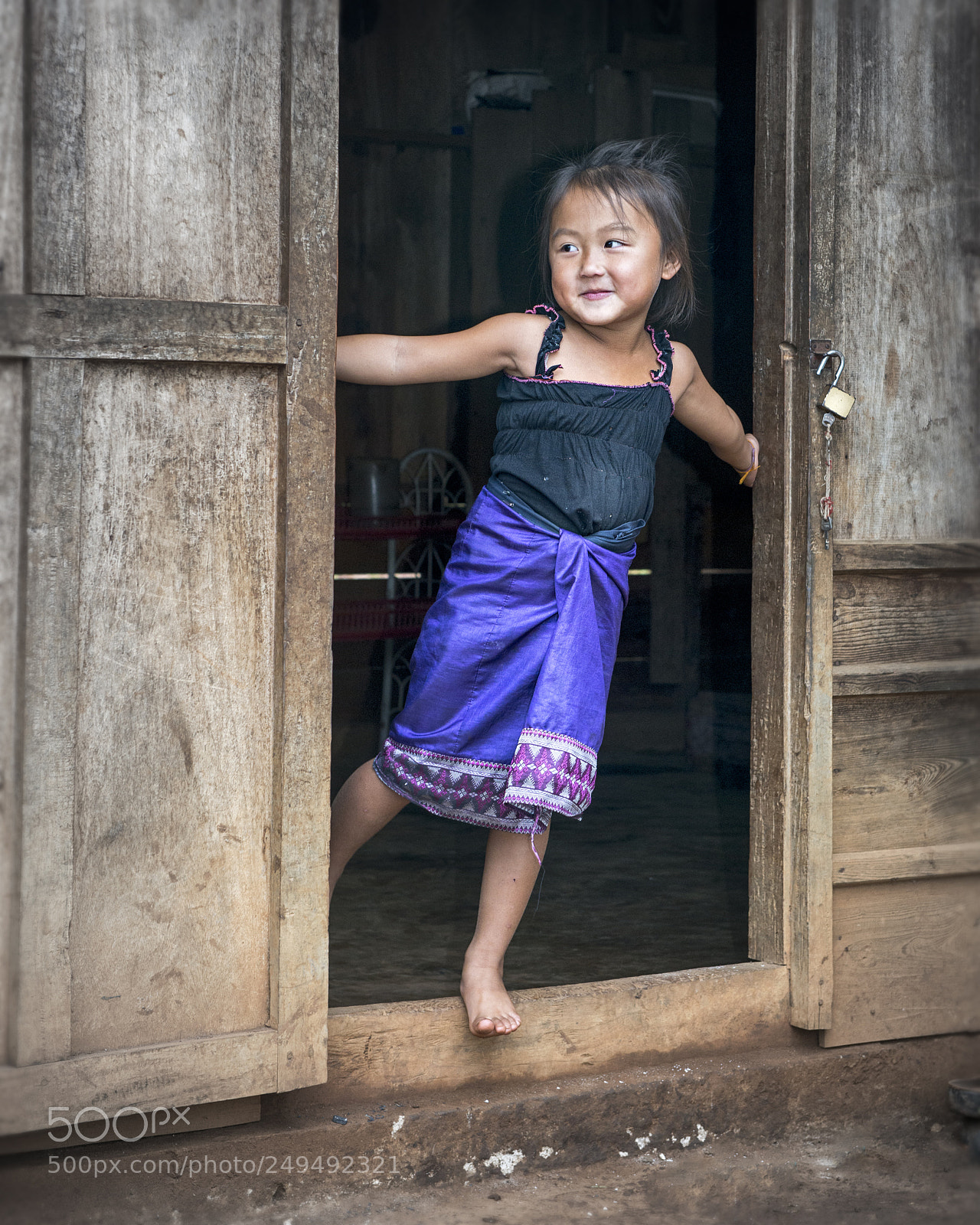 Nikon D800 sample photo. Village girl / laos photography