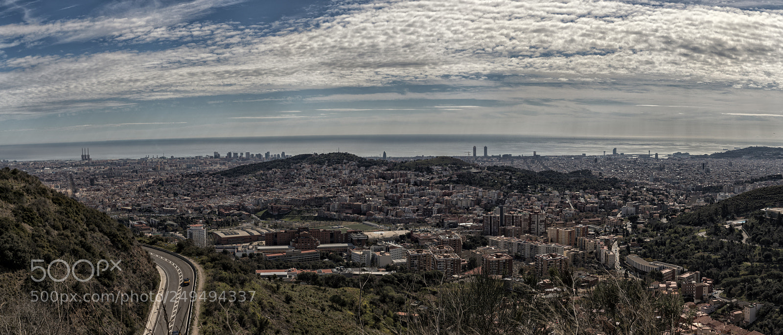 Canon EOS 5D Mark IV sample photo. Panoramic barcelona photography