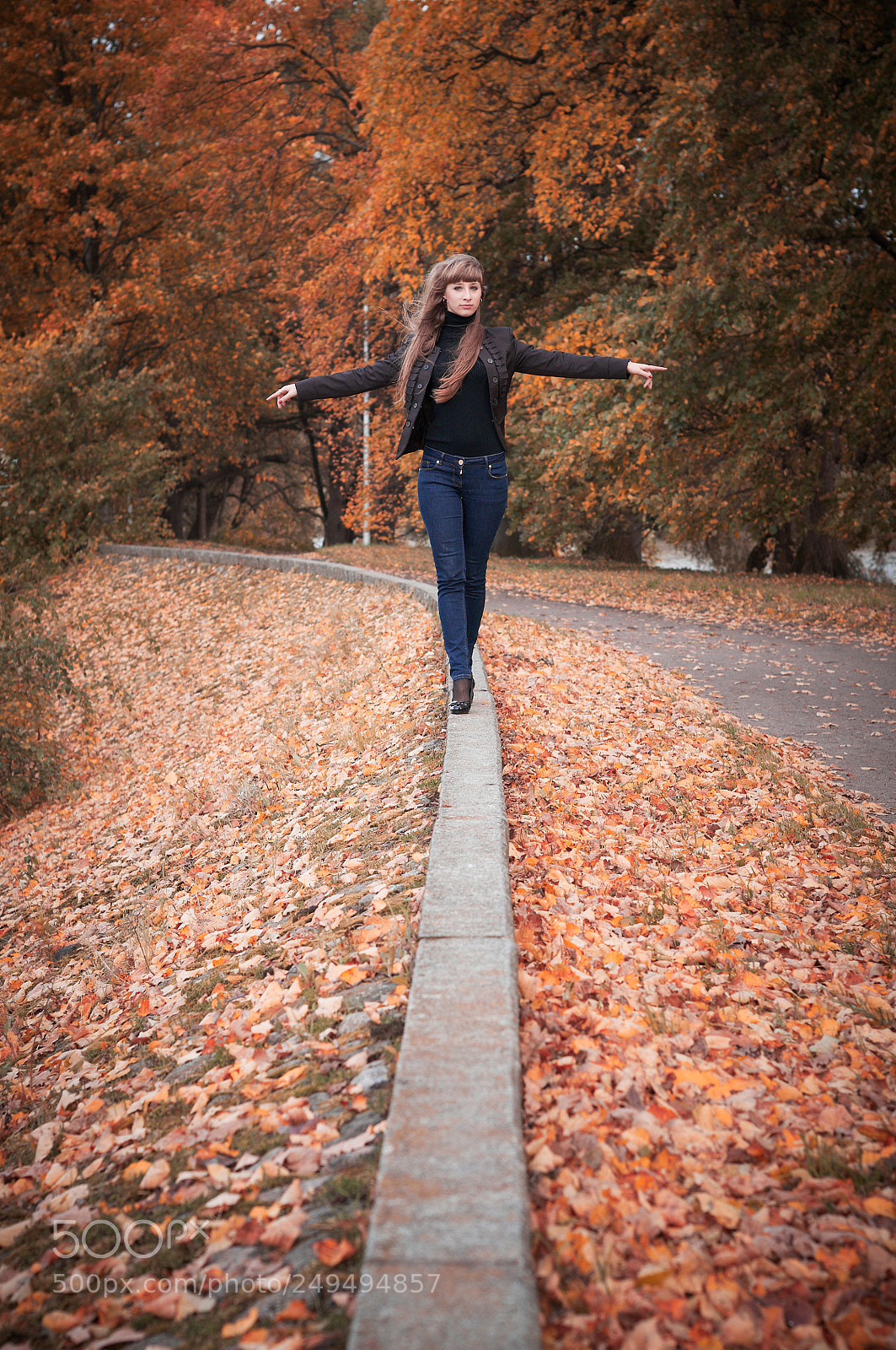 Nikon D5000 sample photo. Autumn walking photography