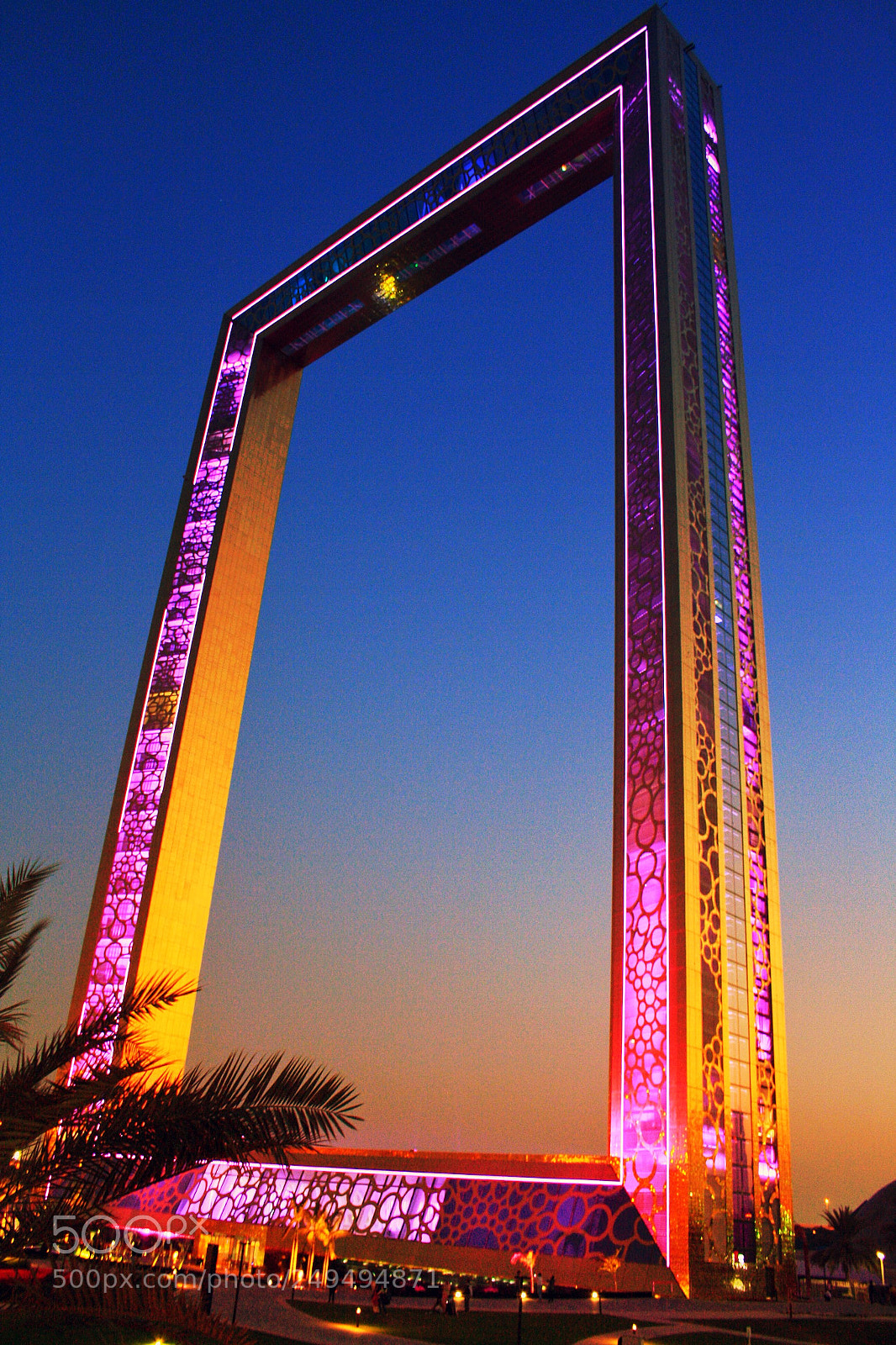 Canon EOS 1000D (EOS Digital Rebel XS / EOS Kiss F) sample photo. The dubai frame photography