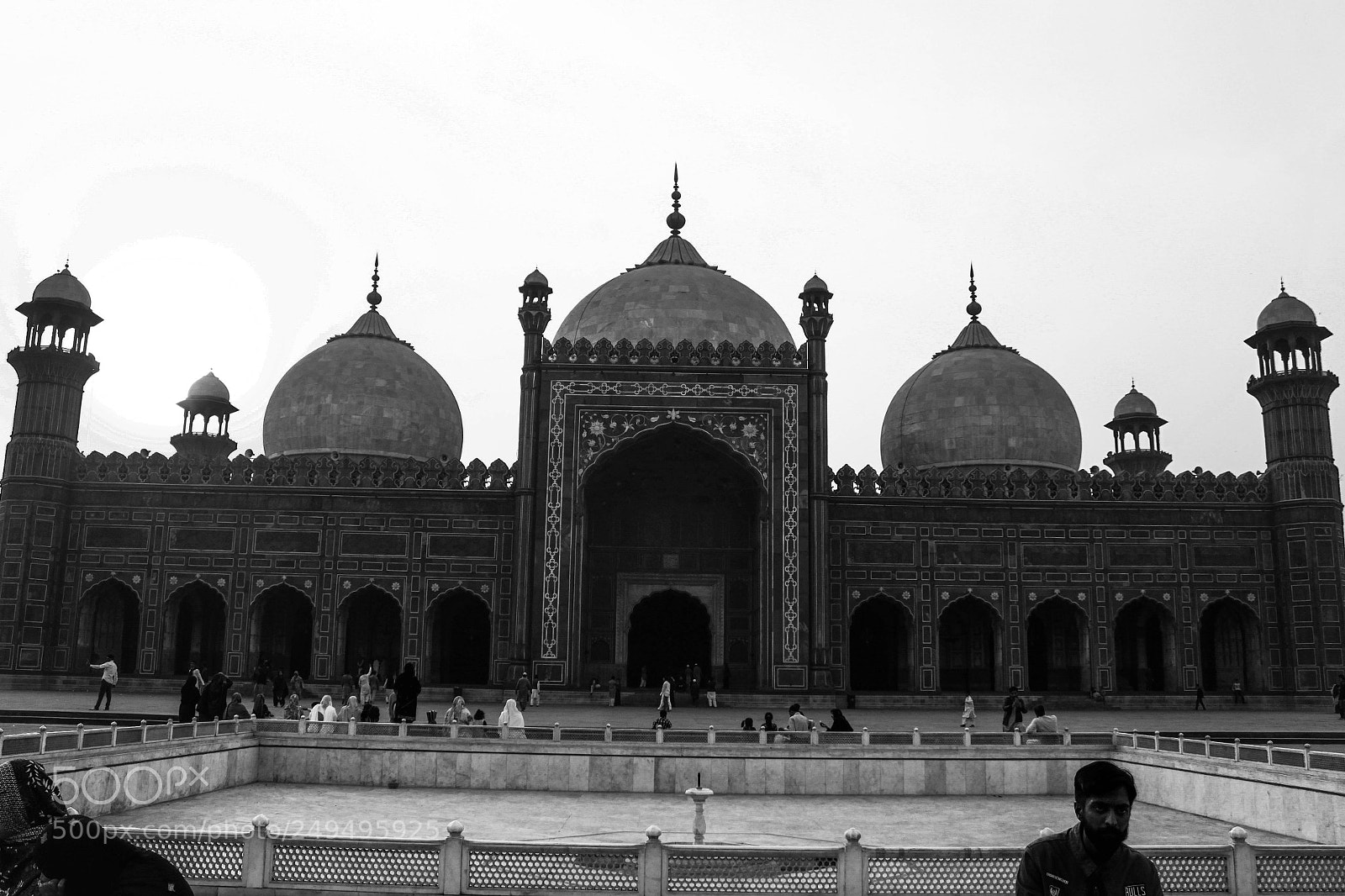 Canon EOS 500D (EOS Rebel T1i / EOS Kiss X3) sample photo. Badshahi masjid photography