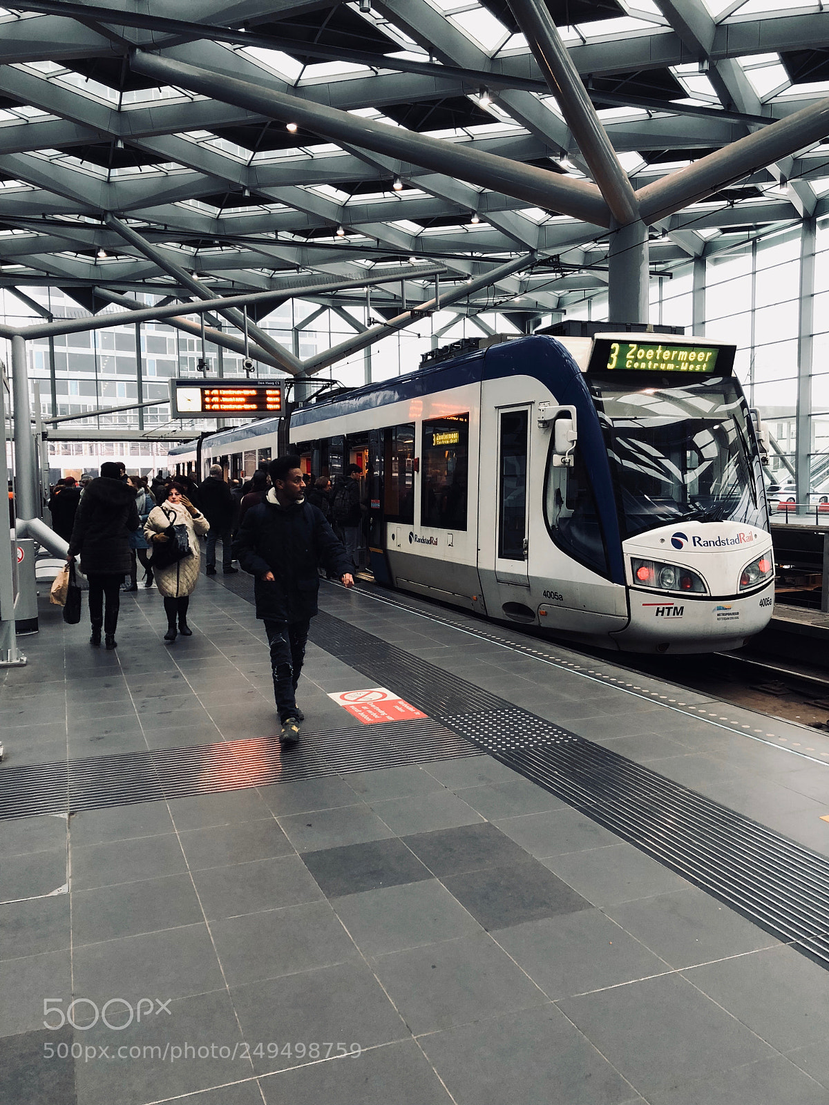 Apple iPhone X sample photo. Commuting photography