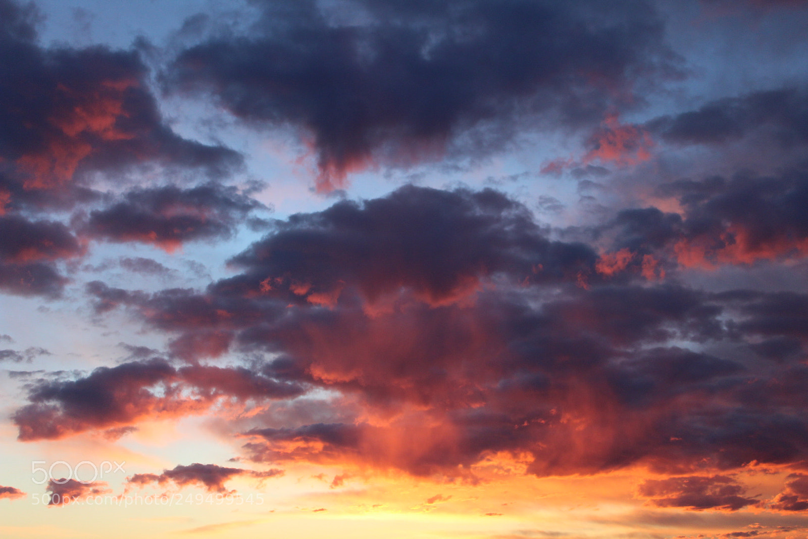 Canon EOS 1300D (EOS Rebel T6 / EOS Kiss X80) sample photo. Cloudy sunrise photography