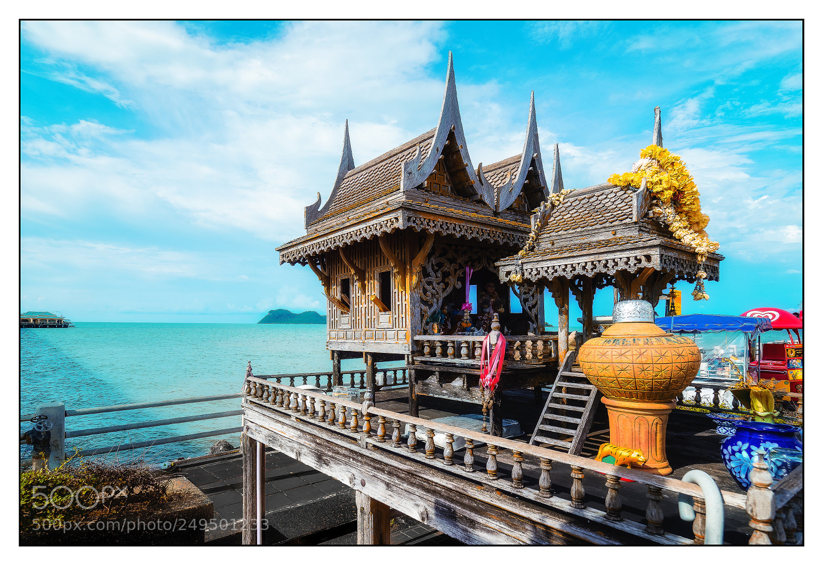 Olympus OM-D E-M1 Mark II sample photo. “a sunny shrine” photography