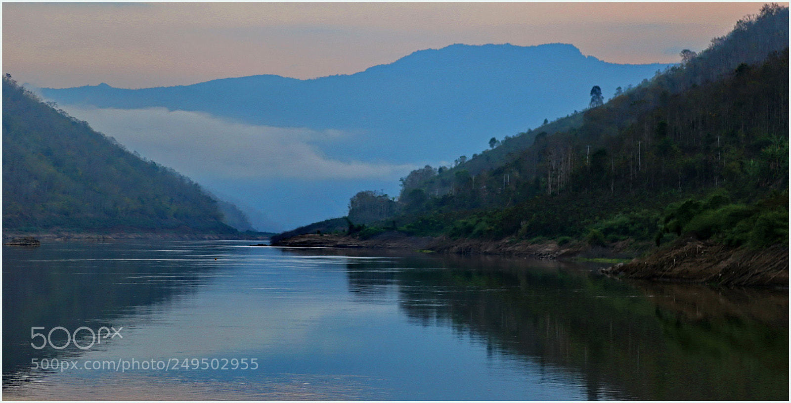 Canon EOS 6D + Canon EF 24-105mm F4L IS USM sample photo. Dawn over the mekong photography