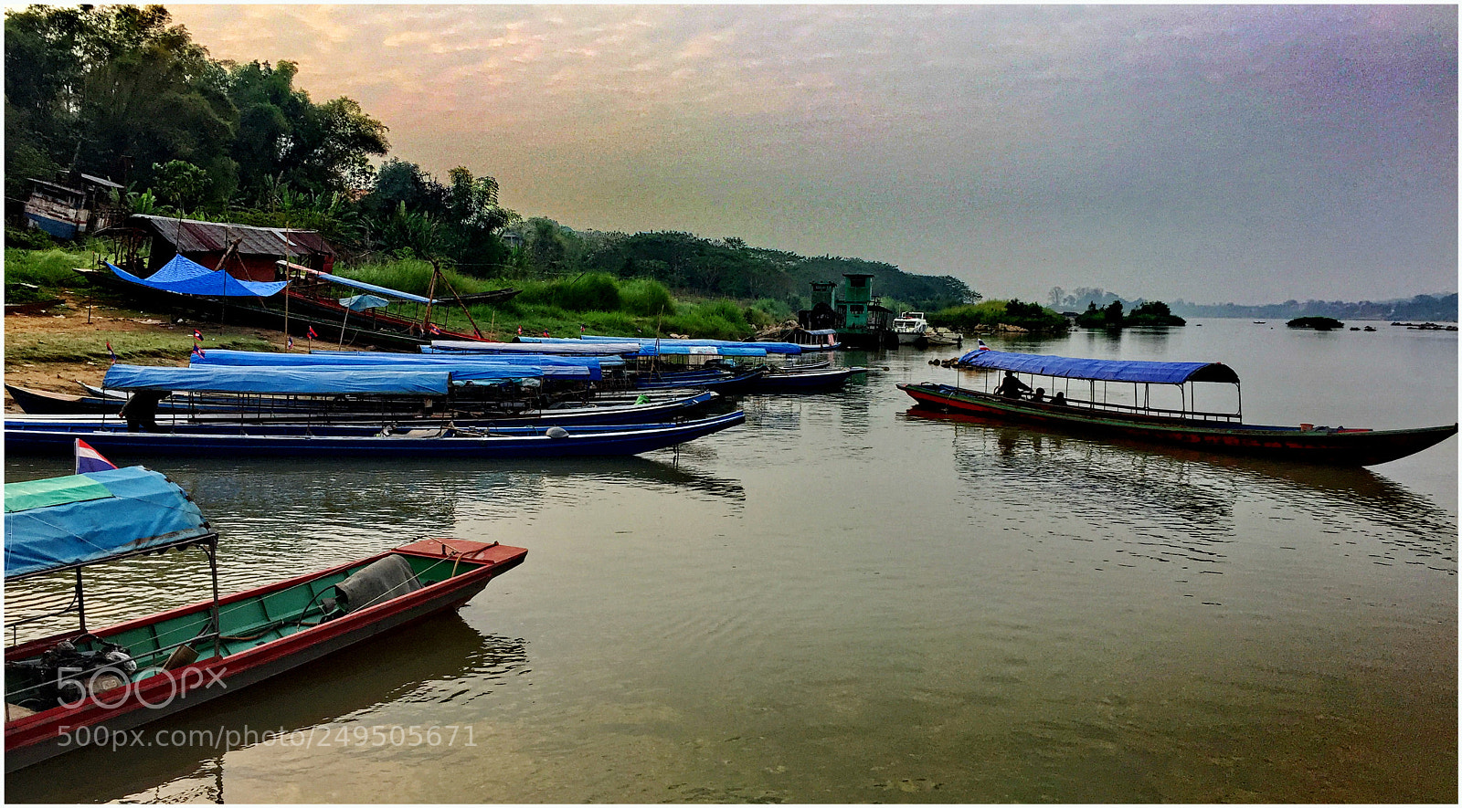 Apple iPhone 6 Plus sample photo. Boats at ban houayxay photography
