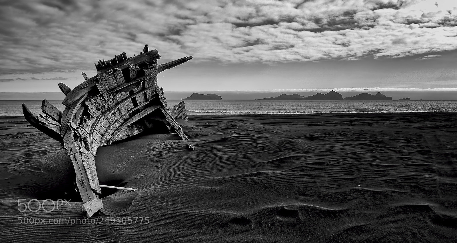 Nikon D5000 sample photo. Old boat and black photography