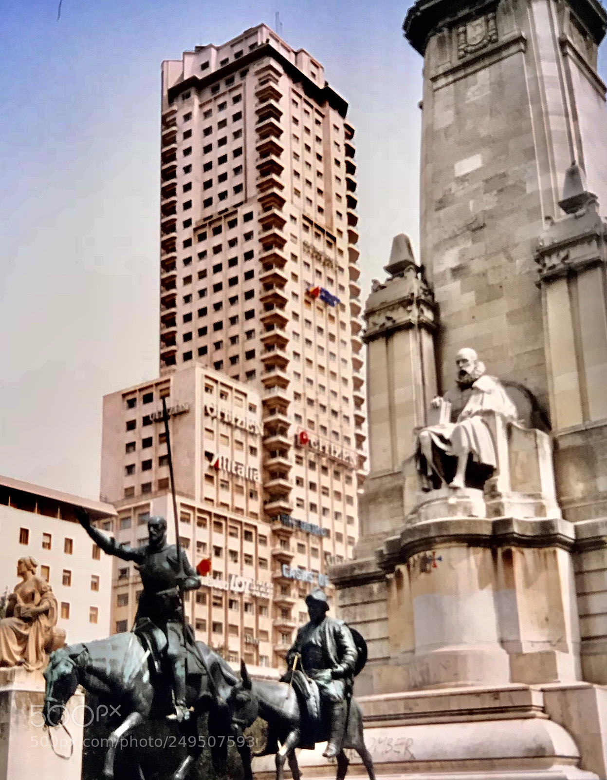 Apple iPhone 7 Plus sample photo. Monumento de cervantes, madrid photography