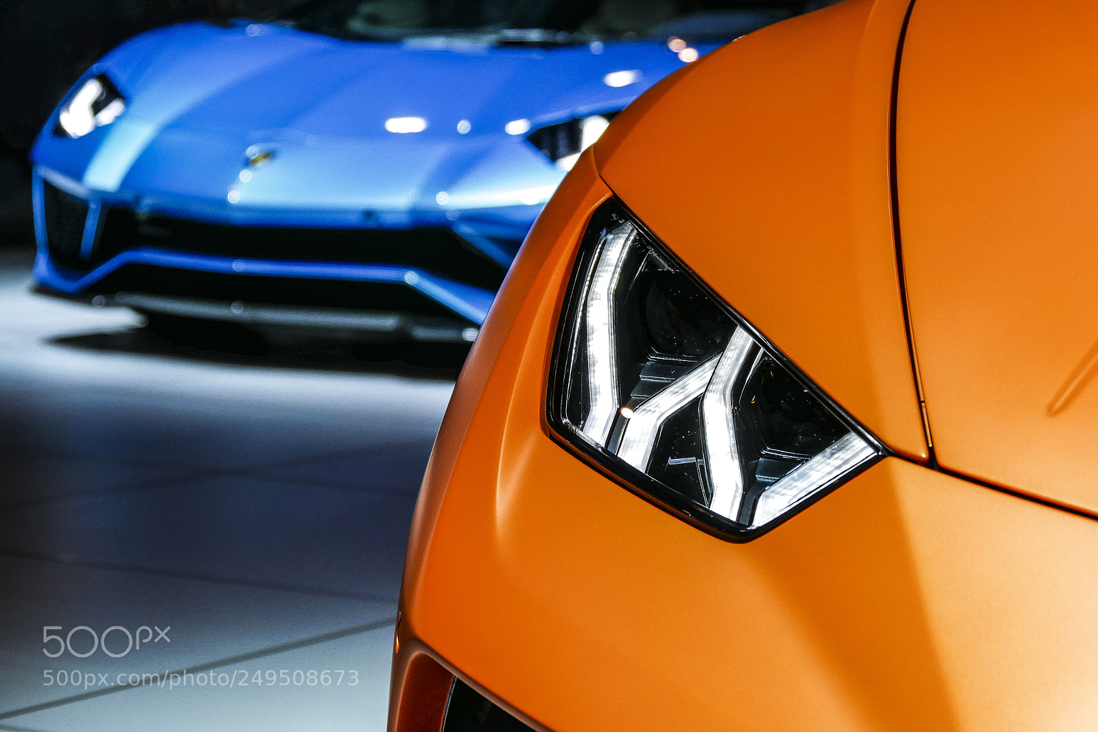 Panasonic Lumix DMC-GX85 (Lumix DMC-GX80 / Lumix DMC-GX7 Mark II) sample photo. Aventador vs huracan photography