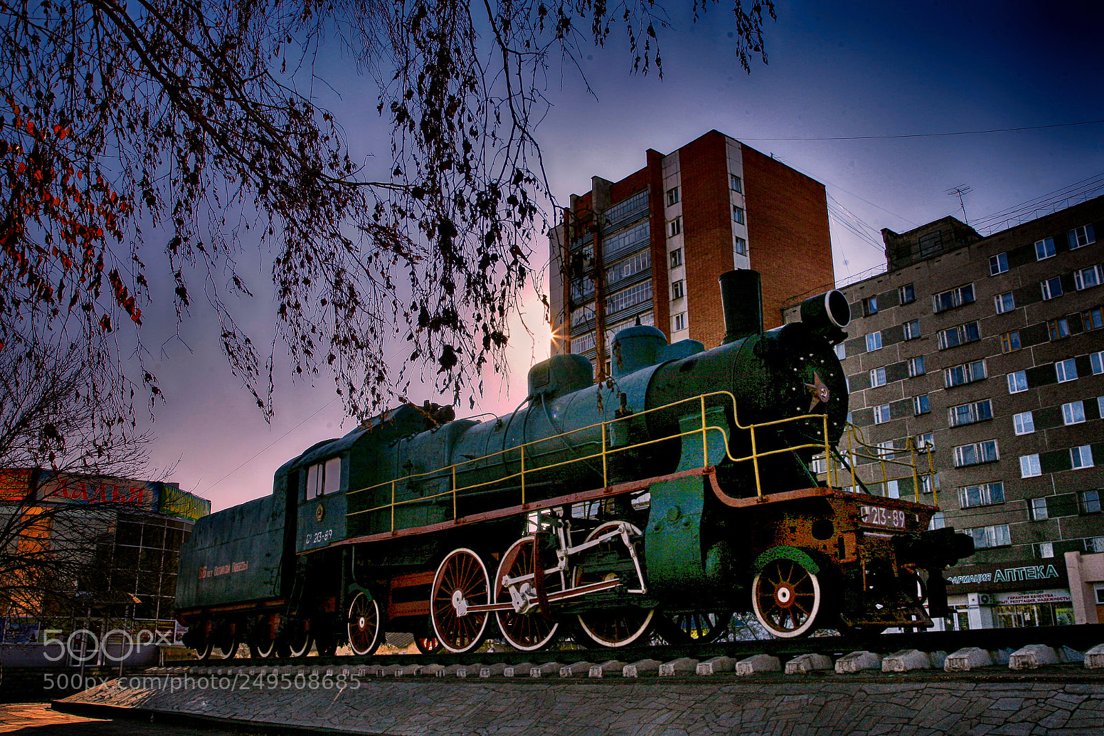 Canon EOS 5D sample photo. Monument to the locomotive photography