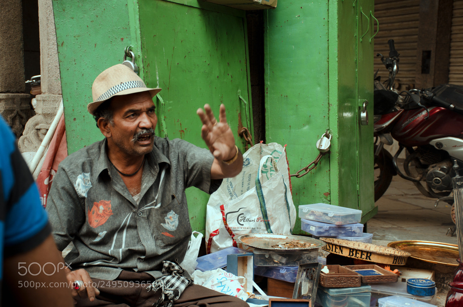 Nikon D5100 sample photo. Charminar street portrait photography photography
