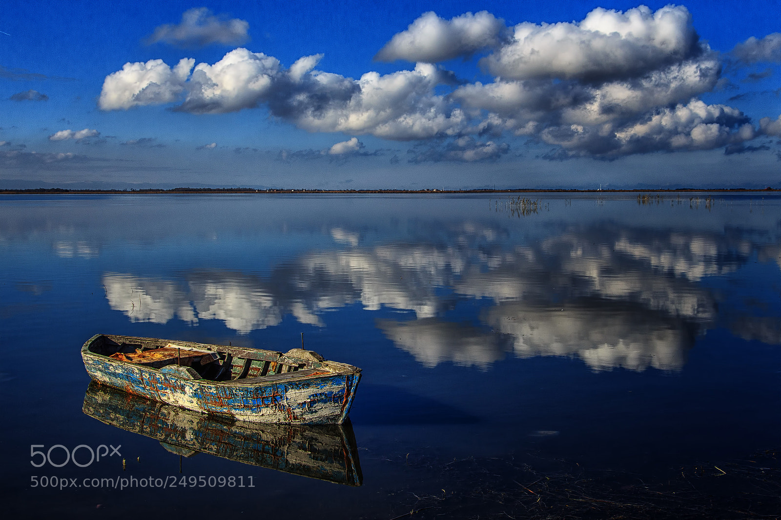 Canon EOS 650D (EOS Rebel T4i / EOS Kiss X6i) sample photo. Lonely boat photography