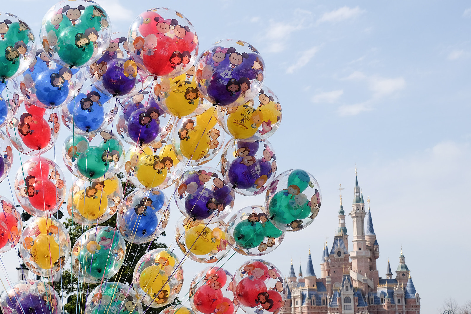 Fujifilm X-T1 sample photo. Shanghai disneyland castle photography