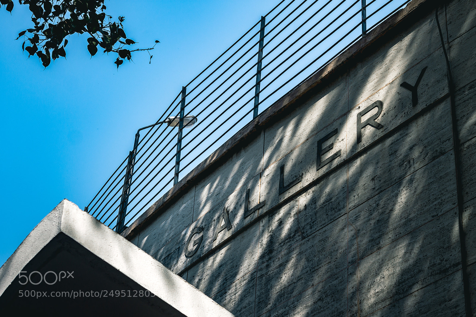Canon EOS 1100D (EOS Rebel T3 / EOS Kiss X50) sample photo. Jehangir art gallery, mumbai photography