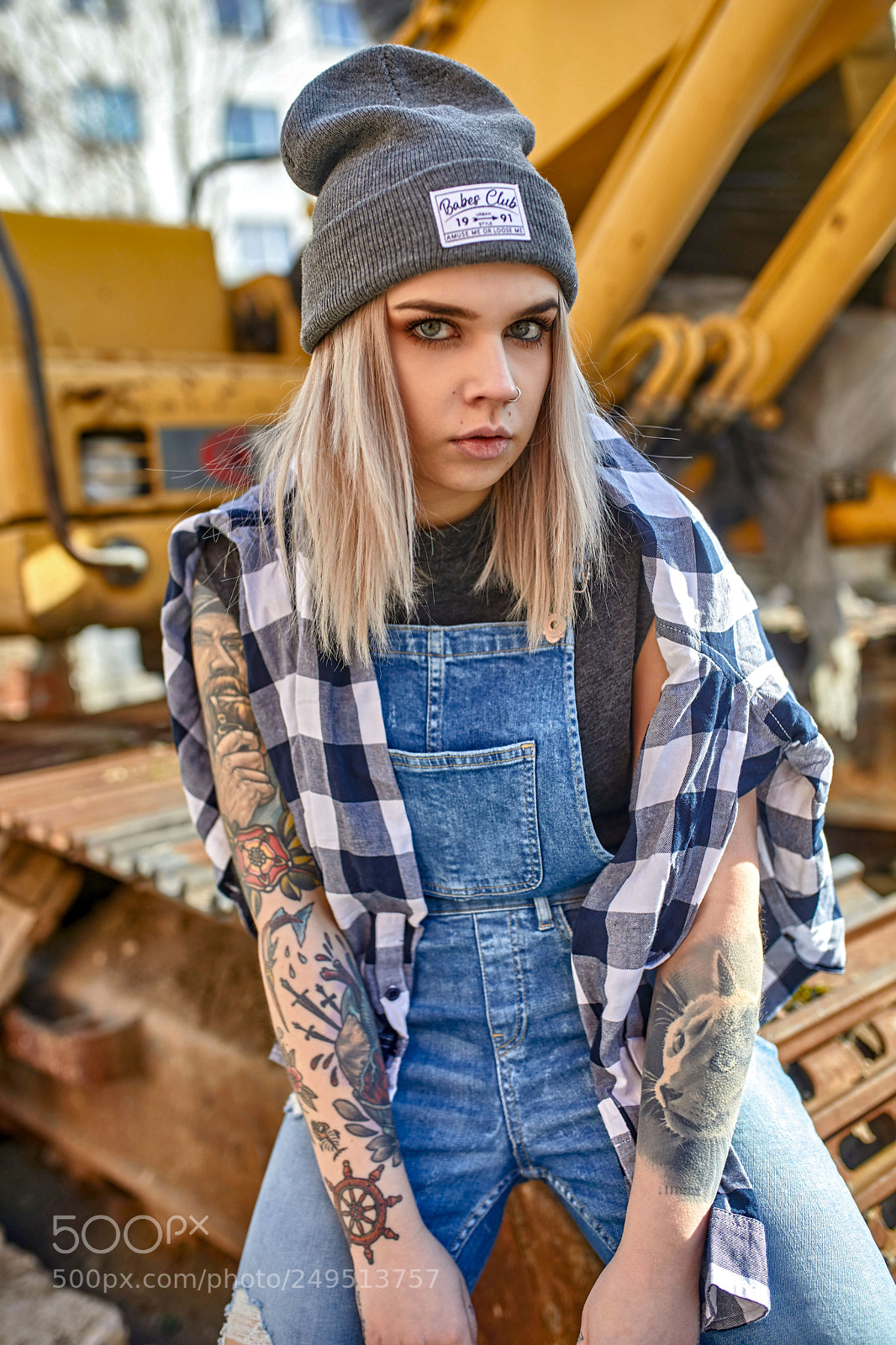 Canon EOS 5D Mark IV sample photo. Streetwear for cropp photography
