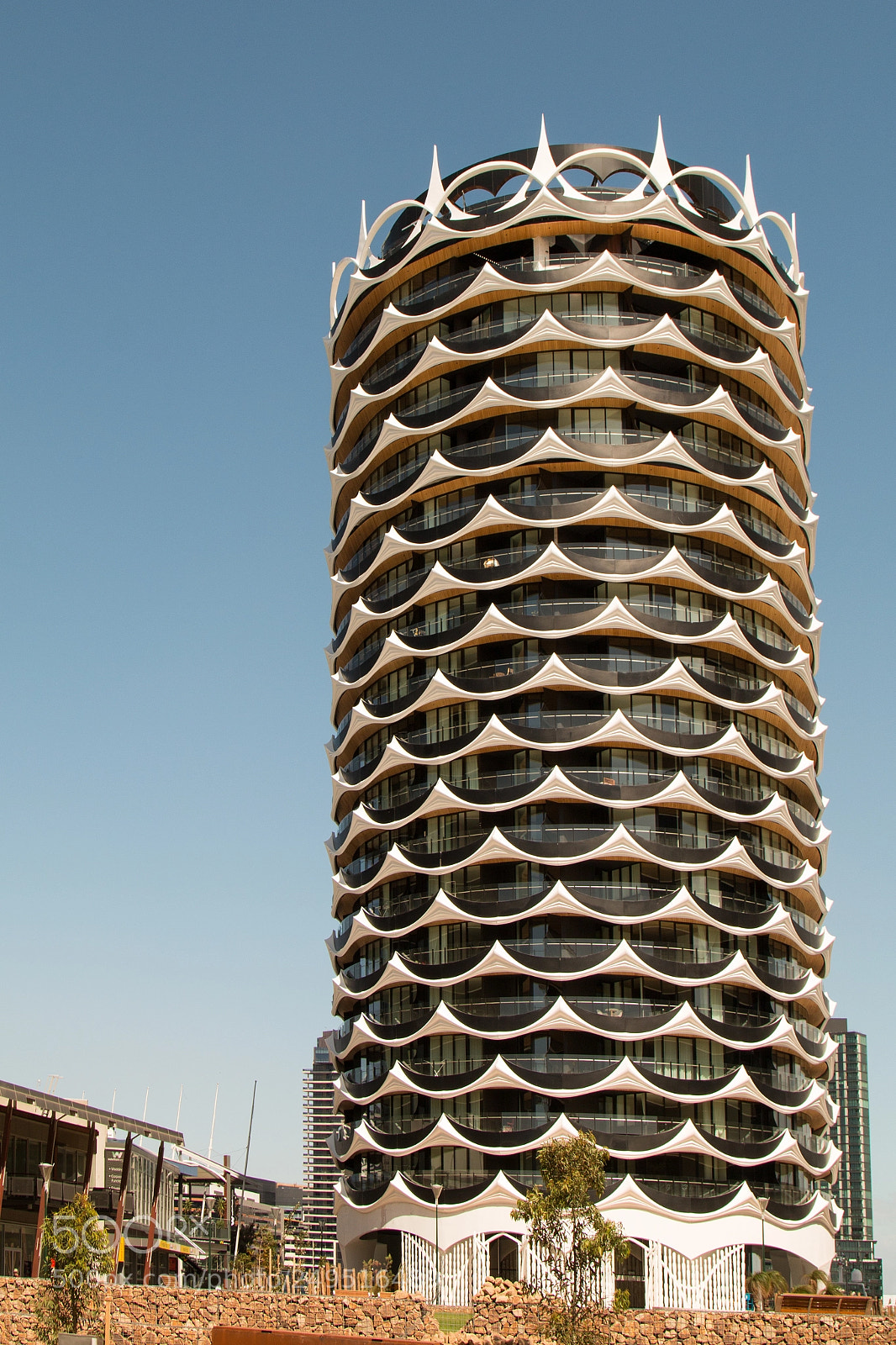 Canon EOS 70D sample photo. Melbourne round tower photography