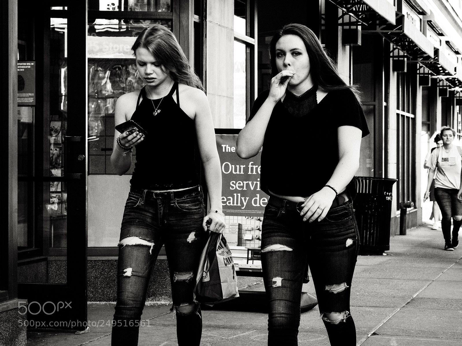Sony a6500 sample photo. Women walking, oakland neighborhood photography