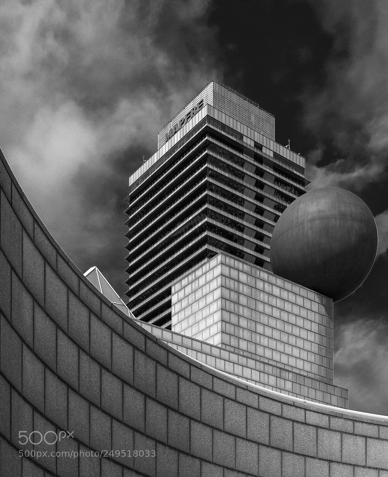 Panasonic Lumix DMC-LX100 sample photo. Building torre mapfre port photography