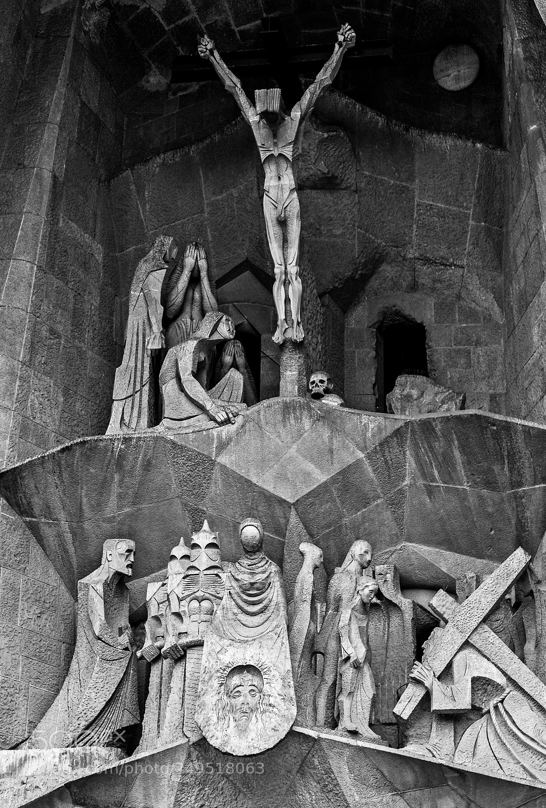 Panasonic Lumix DMC-LX100 sample photo. Figures carvings la sagrada photography