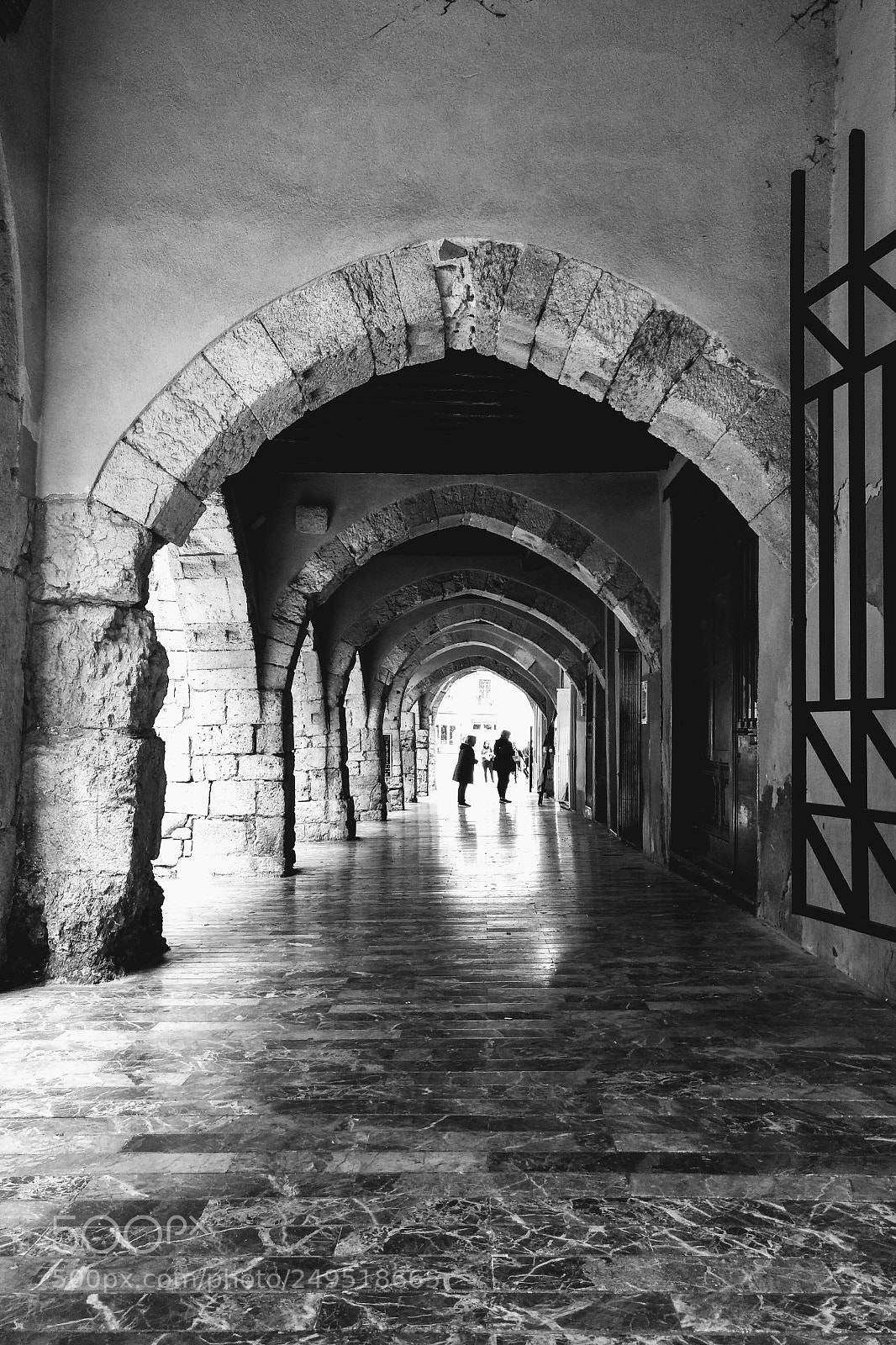 HUAWEI nova plus sample photo. M.g. archway tarragona photography