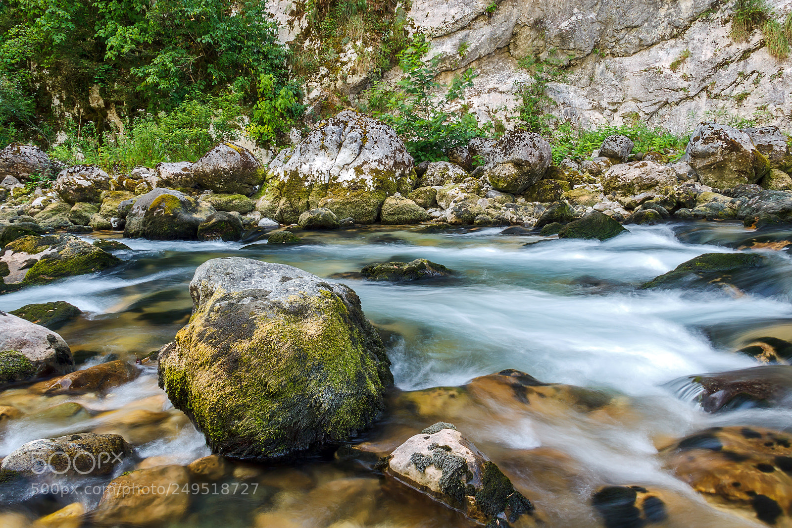 Canon EOS 550D (EOS Rebel T2i / EOS Kiss X4) sample photo. Mountain stream photography