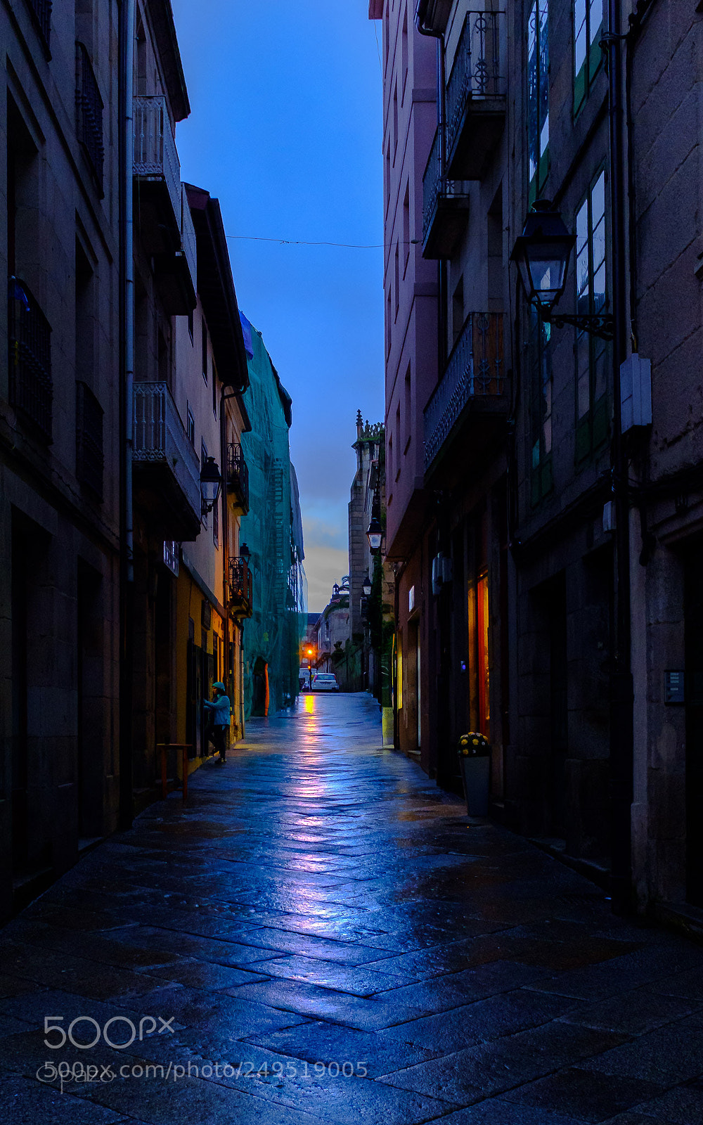 Fujifilm X100F sample photo. Anochece en la ciudad. photography