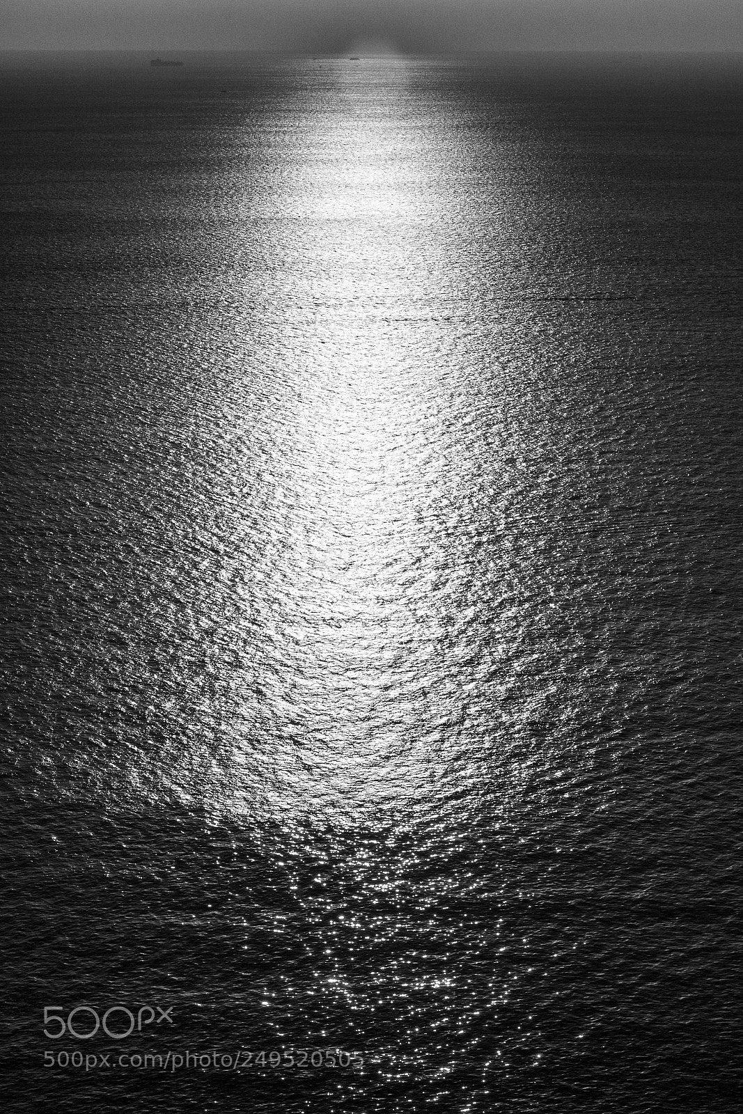 Canon EOS 100D (EOS Rebel SL1 / EOS Kiss X7) sample photo. The south sea reflection photography