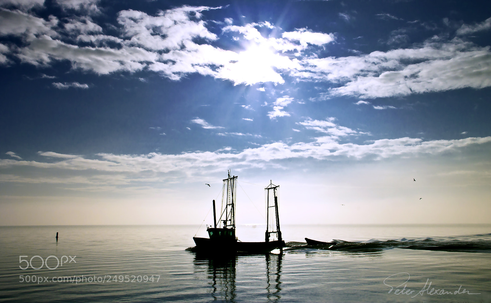 Canon EOS 1100D (EOS Rebel T3 / EOS Kiss X50) sample photo. Fishingboat heading for harbour photography